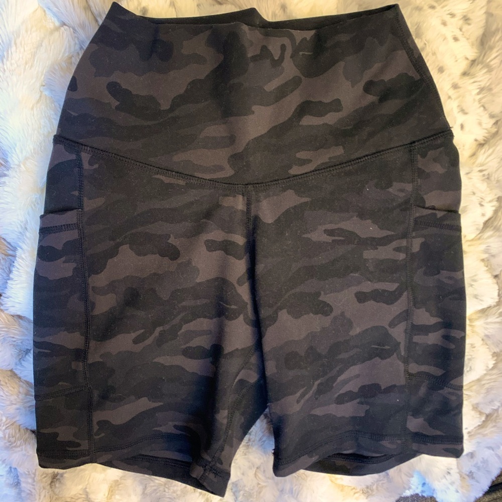 ColorfulKoala biker shorts. Similar fit to LuluLemon. Worn once